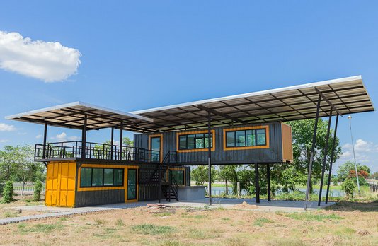 modulhaus-haus-containerhaus-container-bauen-01 Modulhäuser aus ehemaligen Containern.